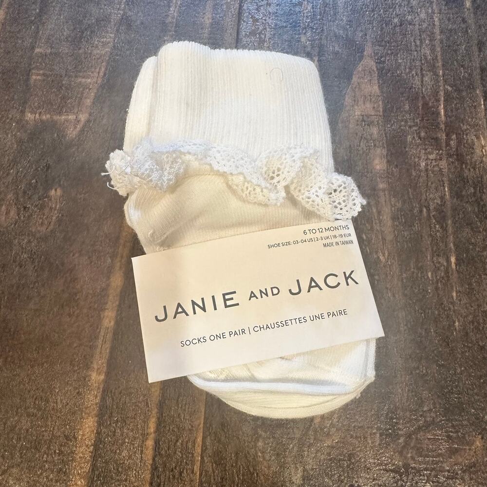 Janie and Jack Girls white Lace Ruffle Ankle Socks NWT Size 6-12 m